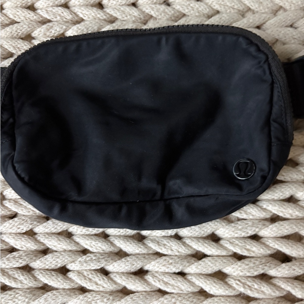 lululemon athletica everywhere fanny pack black belt bag